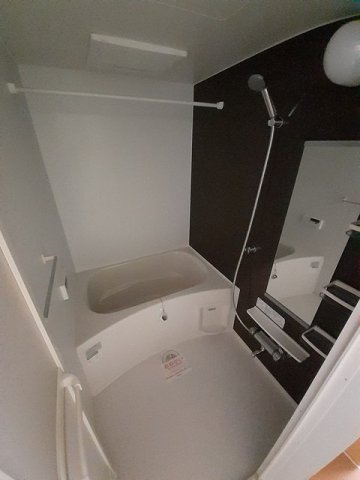 ソル・サリエンテの浴室|追い焚き・浴室乾燥機付きのお風呂です♪