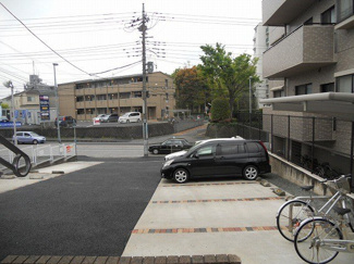 【駐車場】