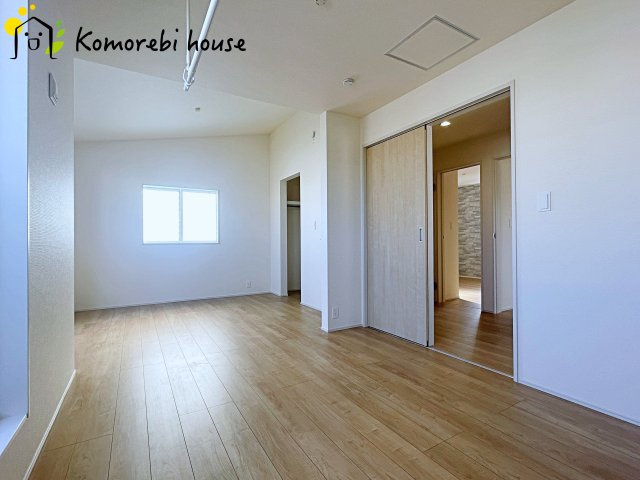 上尾市原市　15期　新築一戸建て　ブルーミングガーデン　01の寝室|26.8.8撮影済み