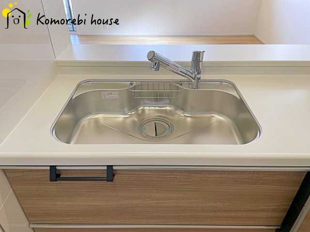 上尾市原市　15期　新築一戸建て　ブルーミングガーデン　01のキッチン|26.8.8撮影済み