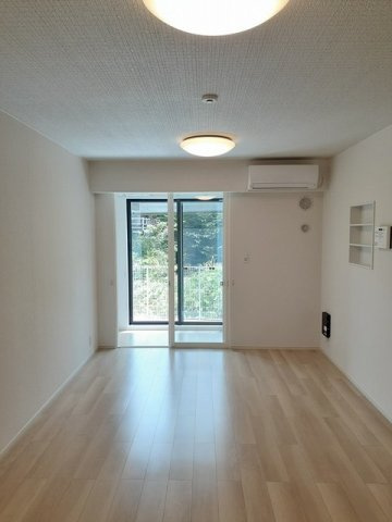 ナインストーンの居間・リビング|ゆったりとした居間です