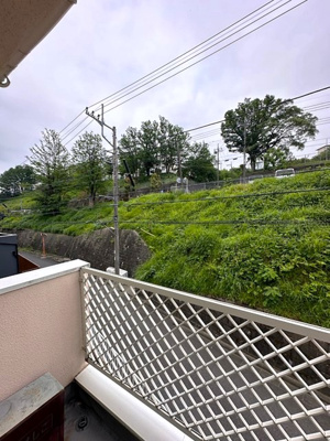 【その他共用部分】 | グリーンバレー王禅寺C | 敷地内ごみ置き場でごみ出しもらくらく～♪忙しい社会人さんや主婦さんにもうってつけ！