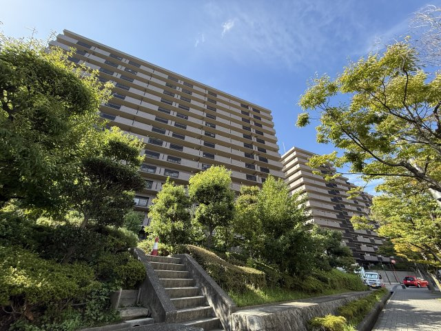 フォルム千里中央の外観