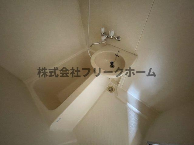 武蔵野市中町３丁目の賃貸マンションの浴室