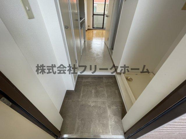 武蔵野市中町３丁目の賃貸マンションの玄関