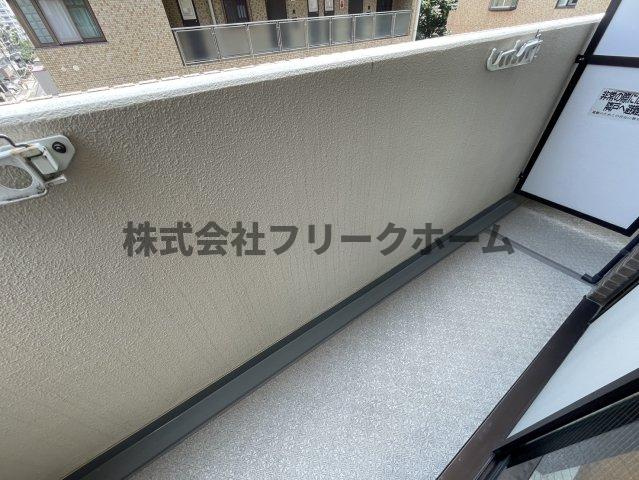 武蔵野市中町３丁目の賃貸マンションのバルコニー