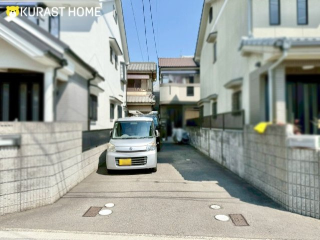 向日市寺戸町新田　中古戸建の前面道路含む現地写真