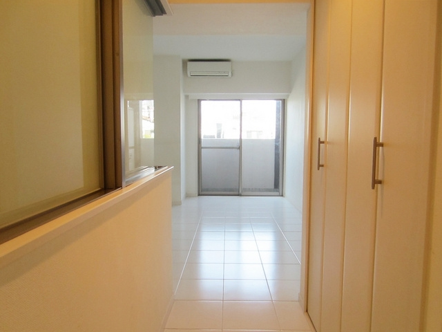 LA.東十条の居間・リビング|白を基調とした清潔感あるお部屋