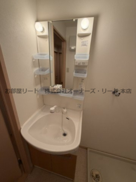 ラヴィーンコートの洗面所|※206号室の写真です。