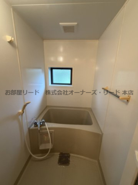 ラヴィーンコートの浴室|※206号室の写真です。