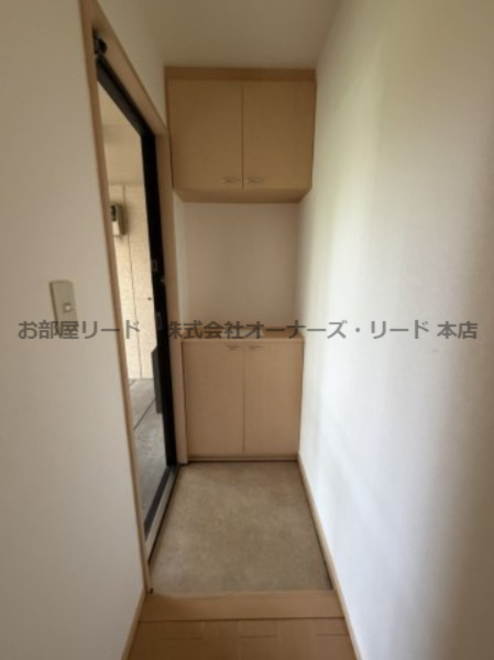ラヴィーンコートの玄関
