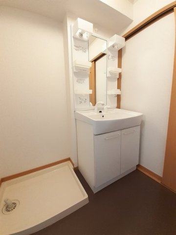 ベルコリーヌの独立洗面台|脱衣スペースもあります