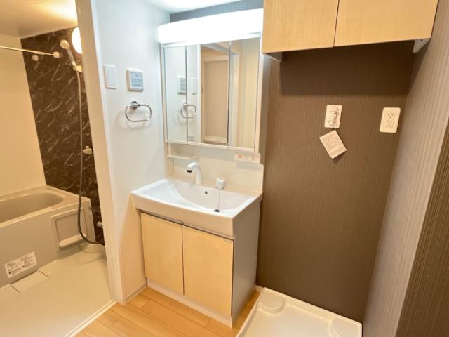 サンローズガーデンの独立洗面台|洗髪洗面化粧台