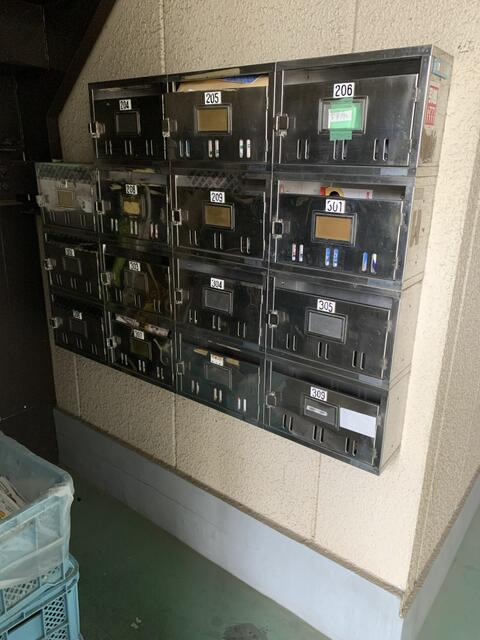 １階集合ポストです。