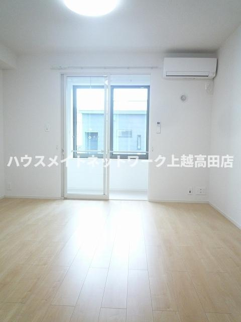 セレーノ　カーサⅡの居間・リビング|洋室