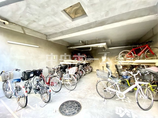 ダイアパレスホワイトテラス・グランディア水元公園の駐輪場|【自転車置き場】最新の空き状況や費用などの詳細は担当スタッフまでお問い合わせください。