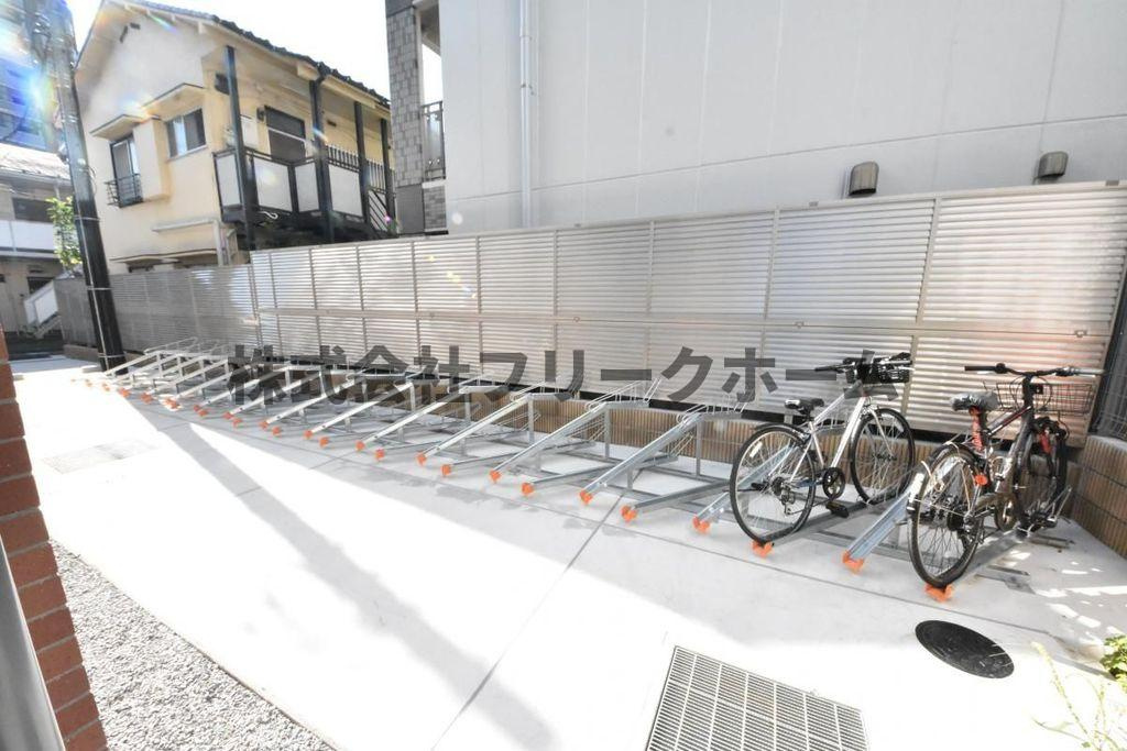 武蔵野市中町２丁目の賃貸マンションの駐車場