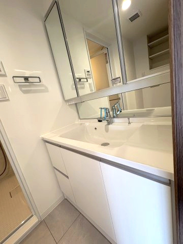 アーベントハイム戸田公園ANNEXの独立洗面台