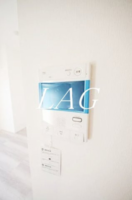 【セキュリティ】 | ティモーネ日暮里イースト | モニター付きインターホンです。