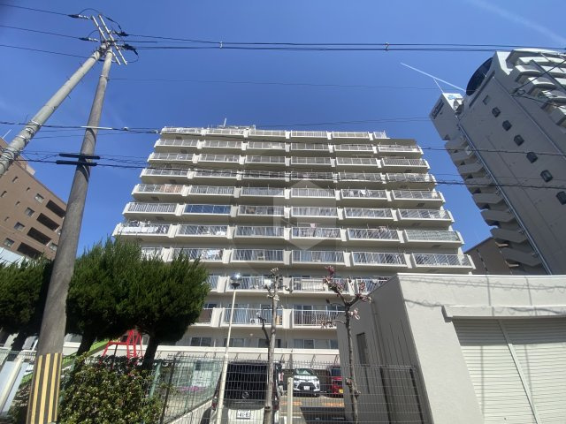 エクセラート高井田の外観