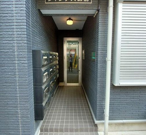 シャンテ大師前のエントランス