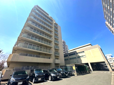 【外観】 | ファミールハイツ北大阪5号棟 壱番館 | 2WAYアクセス可！教育・買物・医療施設まで揃う快適な住環境。安心のオートロック付きマンションです！