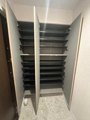 【玄関】 | ファミールハイツ北大阪5号棟 壱番館 | ※掲載中の写真は広角レンズで撮影のため、実際の見え方とは異なります。