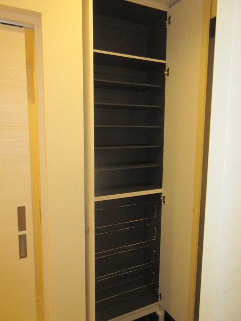 ウイリング目白台の玄関|★シューズＢＯＸ★