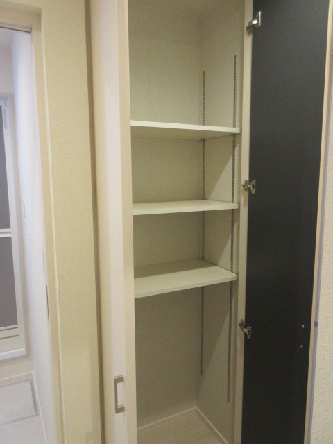 ウイリング目白台の玄関|★廊下にも収納あり★