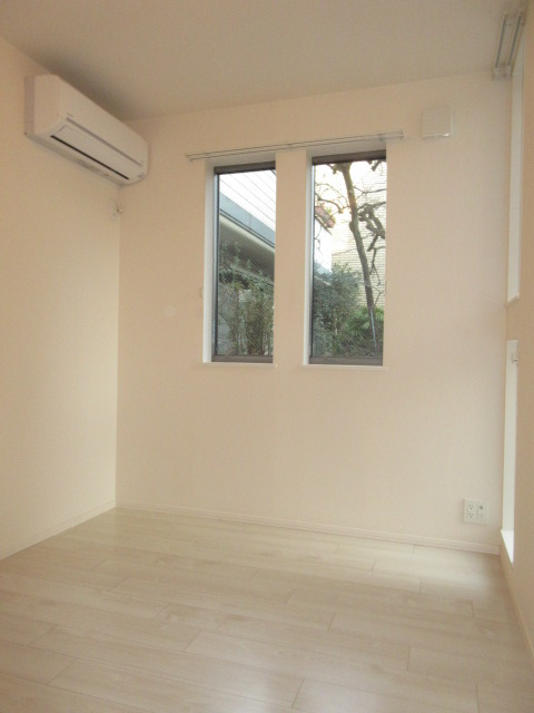 ウイリング目白台の洋室