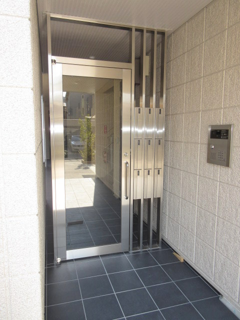 ウイリング目白台のセキュリティ|★オートロック付きのエントランス★