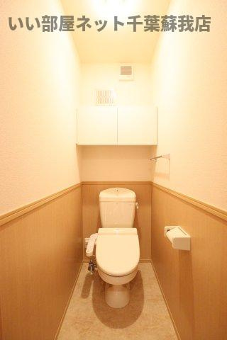 エトワールのトイレ|落ち着いた色調のトイレです