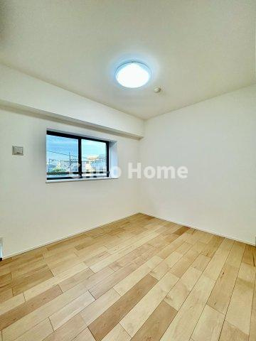 コニファーコート金町エアーレジデンスの子供部屋|【子供部屋】お子様を持つ家庭の約6割が「家族や子どものため」に購入を希望。入学後の転校を避け、広い空間でのびのび育てたいなどの親心が、家探しのきっかけになっているようです。