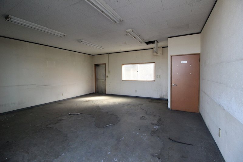 野崎ビルヂングの駐車場