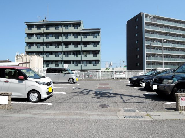【駐車場】