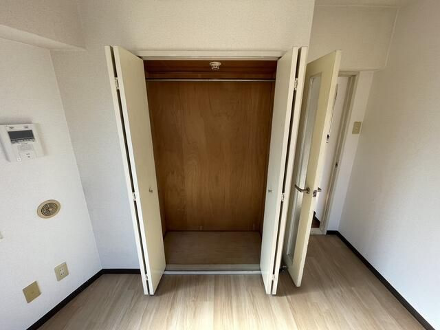 マック平山城址公園コートの収納