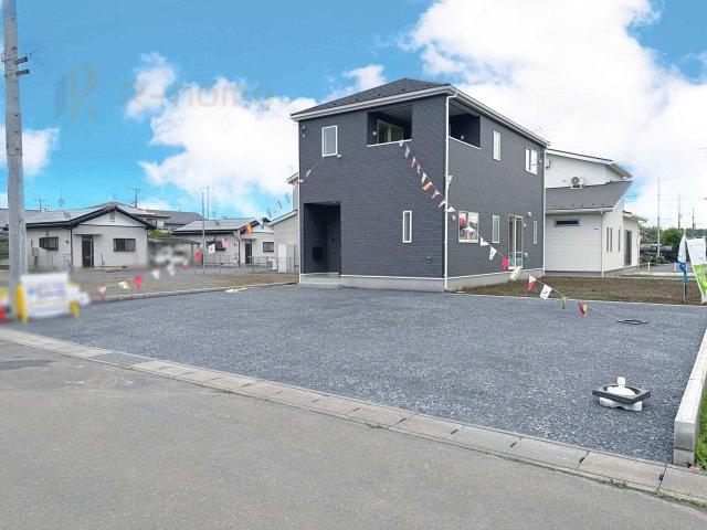 小美玉市羽刈第4　新築戸建て　1号棟の駐車場|カースペースは3台完備。ゲスト用のスペースも確保できますね♪