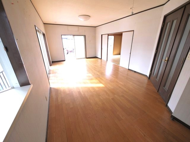 東金市上谷　中古戸建の居間・リビング|内装リフォーム平成29年11月 オール電化  ４SLDK　駐車2台  閑静な分譲地内