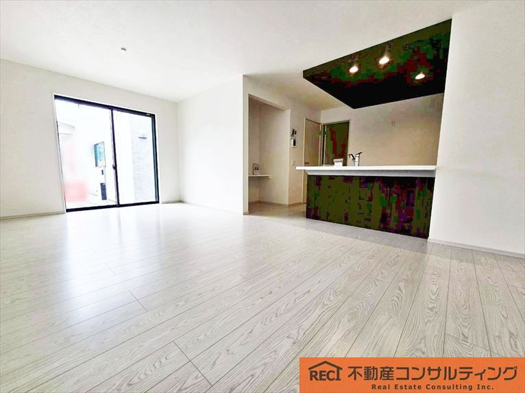 西宮市浜甲子園1丁目　新築戸建　3号棟の居間・リビング