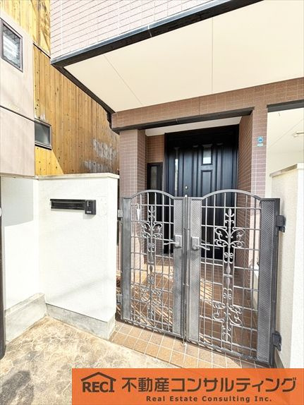 神戸市東灘区御影山手3丁目　中古戸建のエントランス