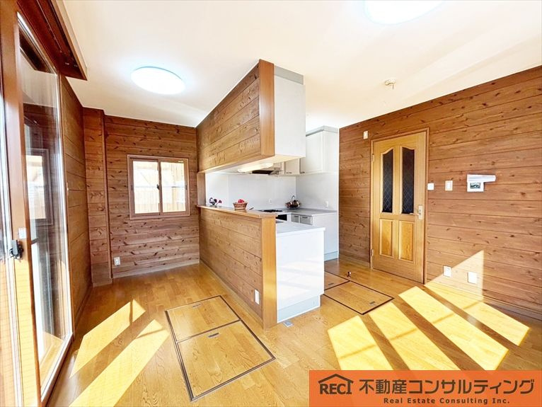 神戸市東灘区御影山手3丁目　中古戸建の居間・リビング