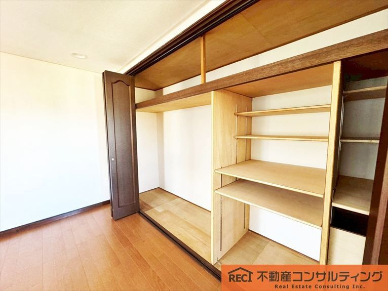 西宮市苦楽園二番町　中古戸建の収納