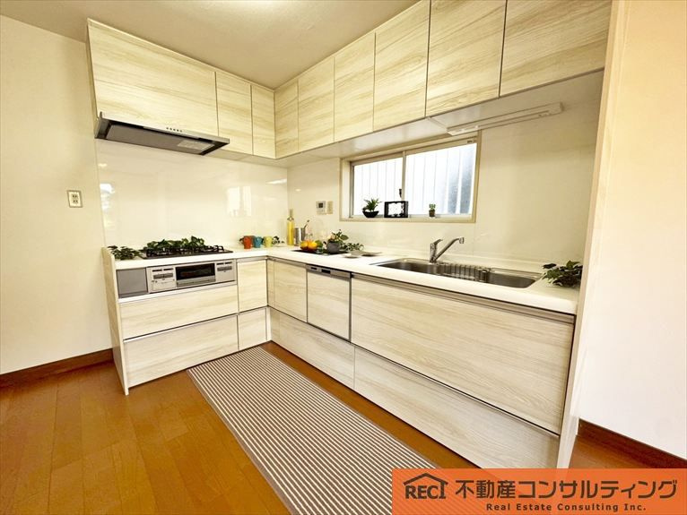 西宮市苦楽園二番町　中古戸建のキッチン|改装済み！即入居可！