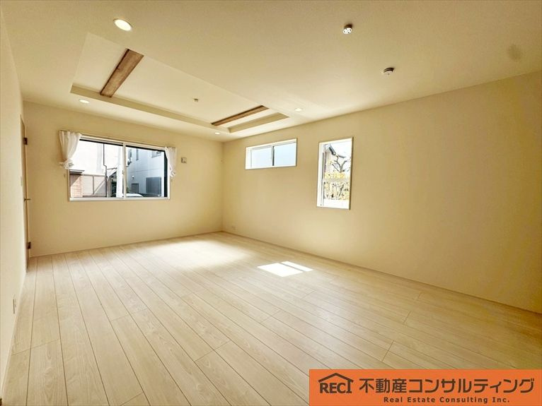 西宮市東鳴尾町2丁目　新築戸建の居間・リビング