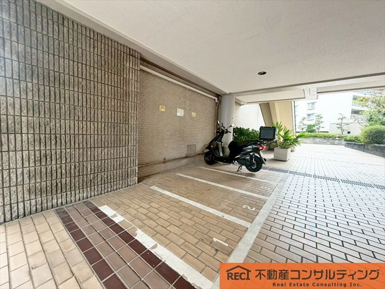 白鷹甲子園マンションのエントランス