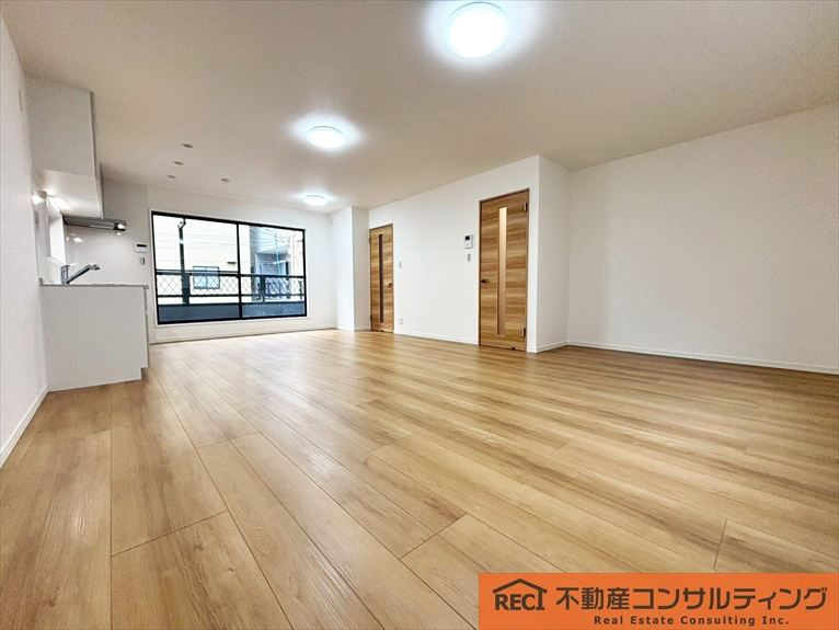 西宮市今津野田町　中古戸建の洋室