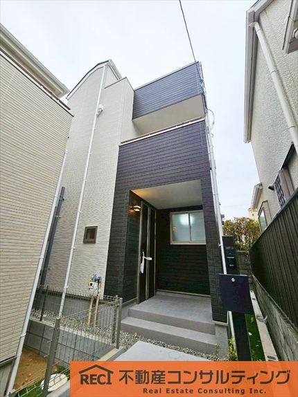 西宮市大社町　新築戸建　B号棟の駐車場