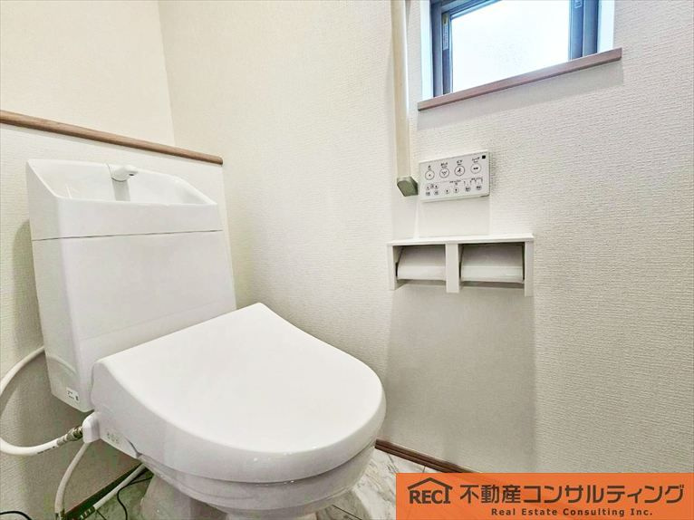 西宮市大社町　新築戸建　B号棟のトイレ