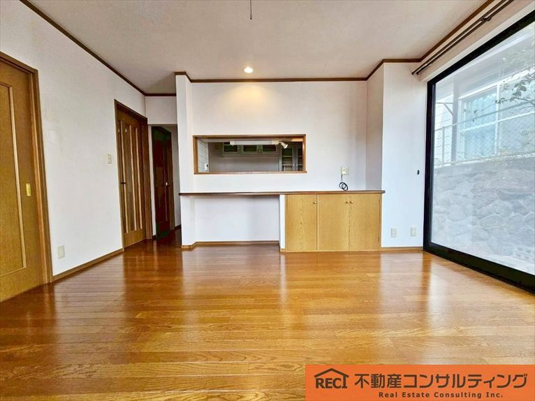 神戸市灘区畑原通1丁目　中古戸建の内装