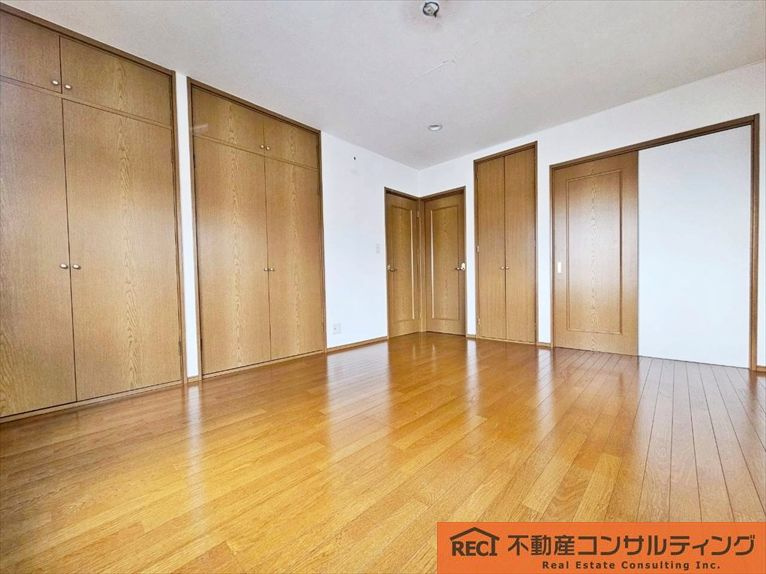 神戸市灘区畑原通1丁目　中古戸建の寝室